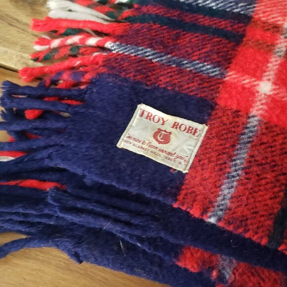 Vtg Troy Oversize Plaid Wool Fringe Throw Car Lap Stadium Bed Blanket 70" x 60" - Picture 4 of 12